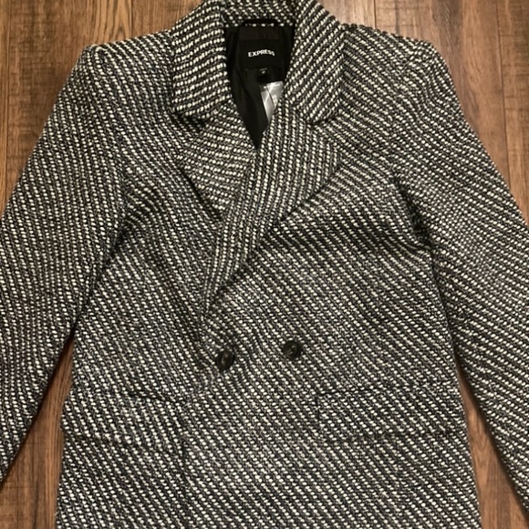 New Express Coat - Picture 2 of 6